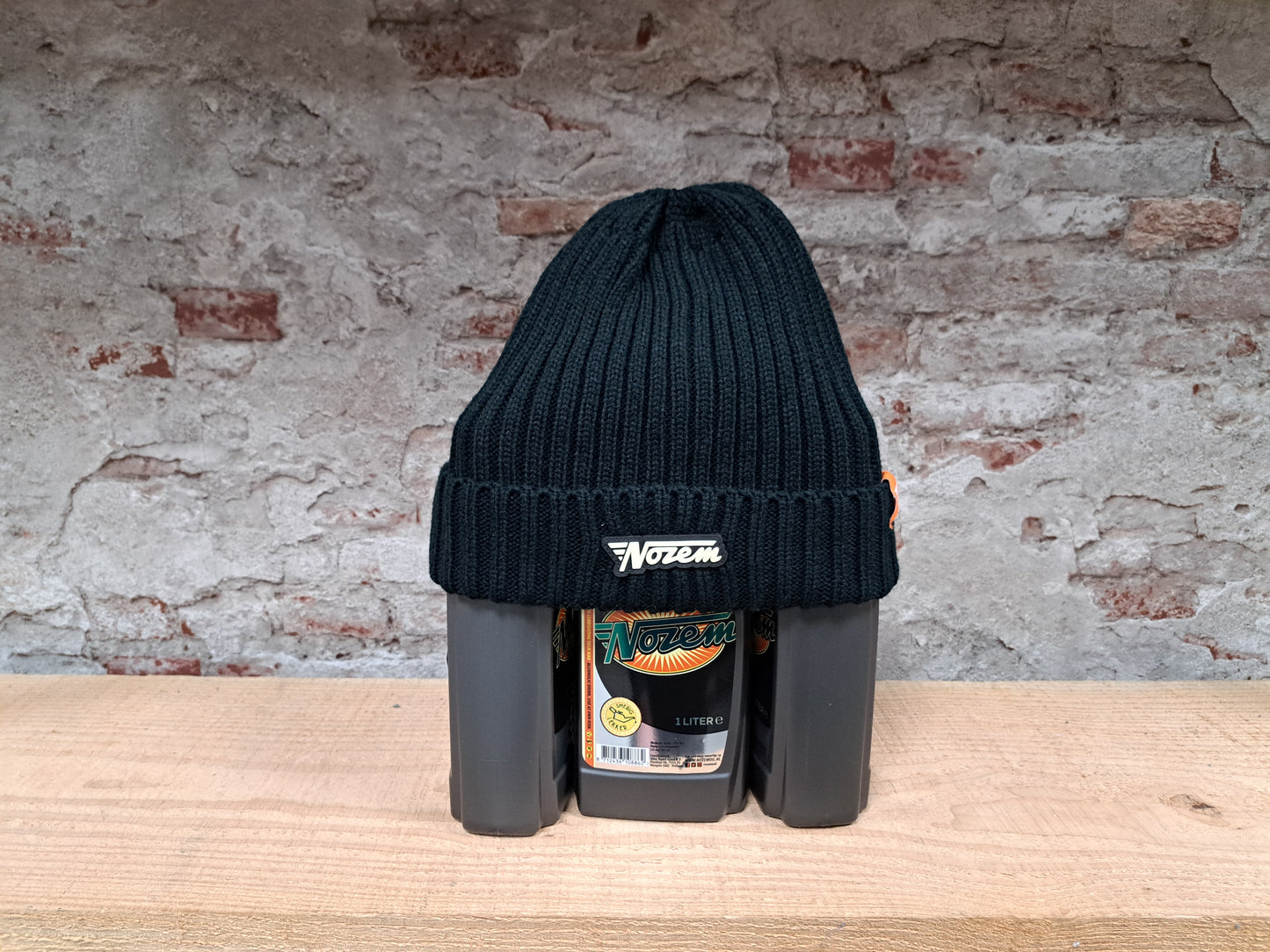 NOZEM OIL bij 3 flessen (1L) nu tijdelijk 1 gratis Nozem muts