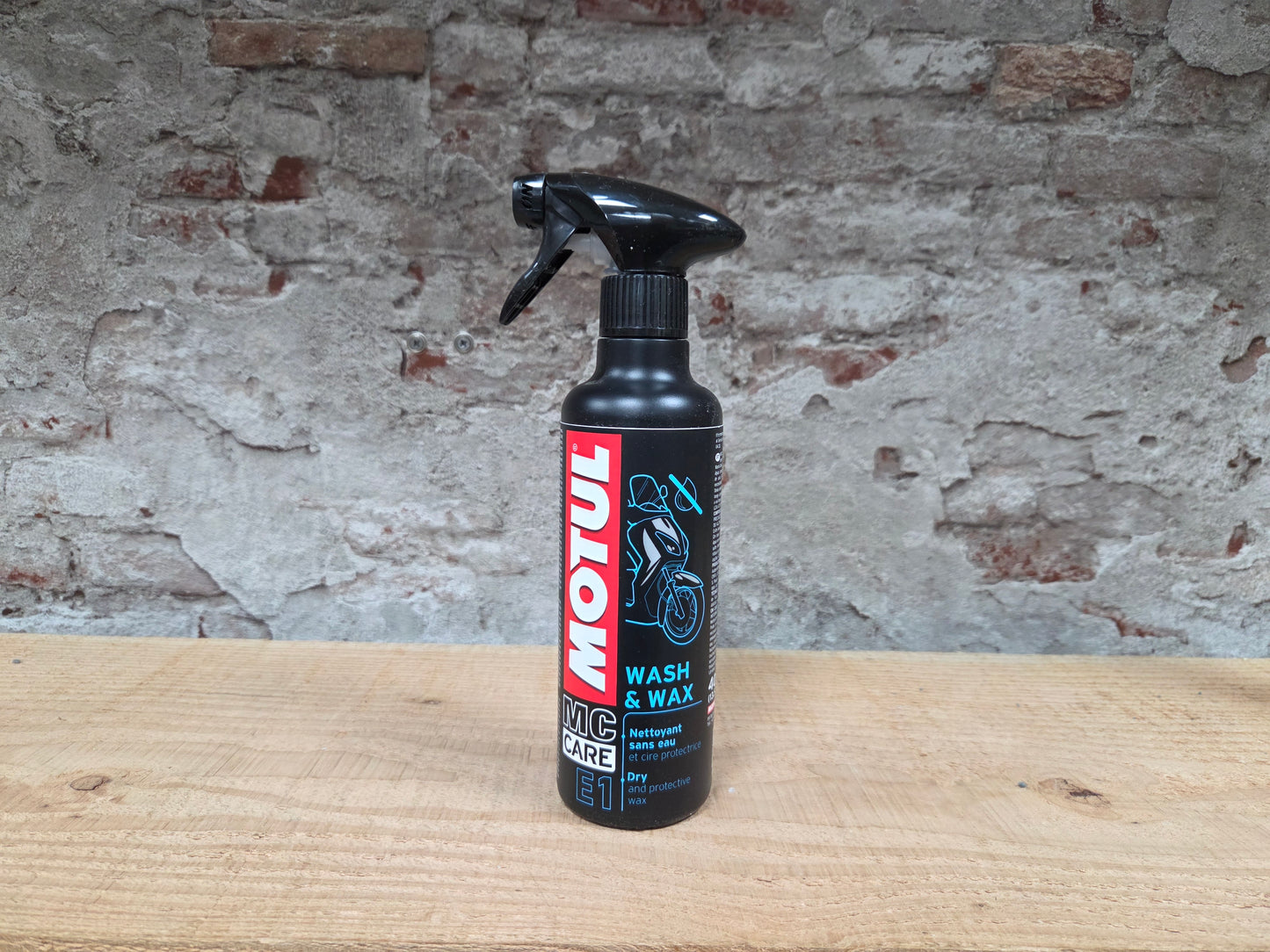 MOTUL E1 wash & wax