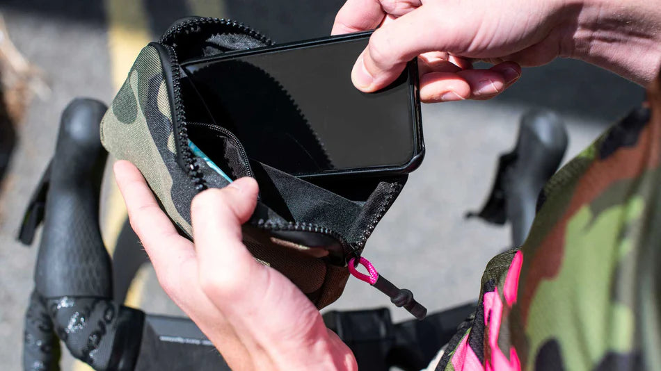 Muc-Off Essentials Case V1