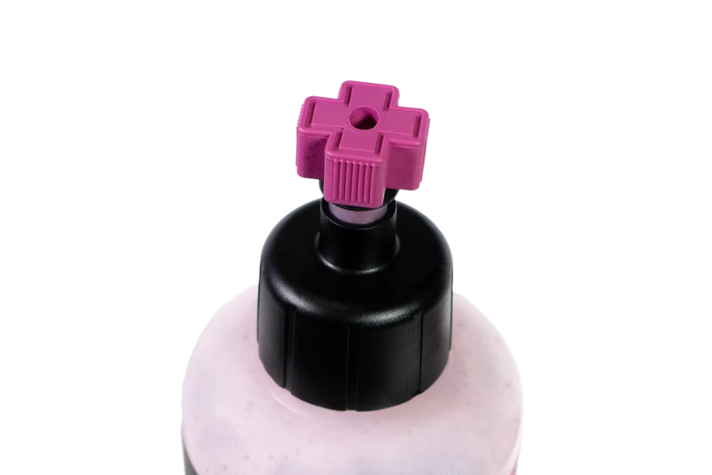 MUC-OFF Inner Tube Sealant - close up dopje