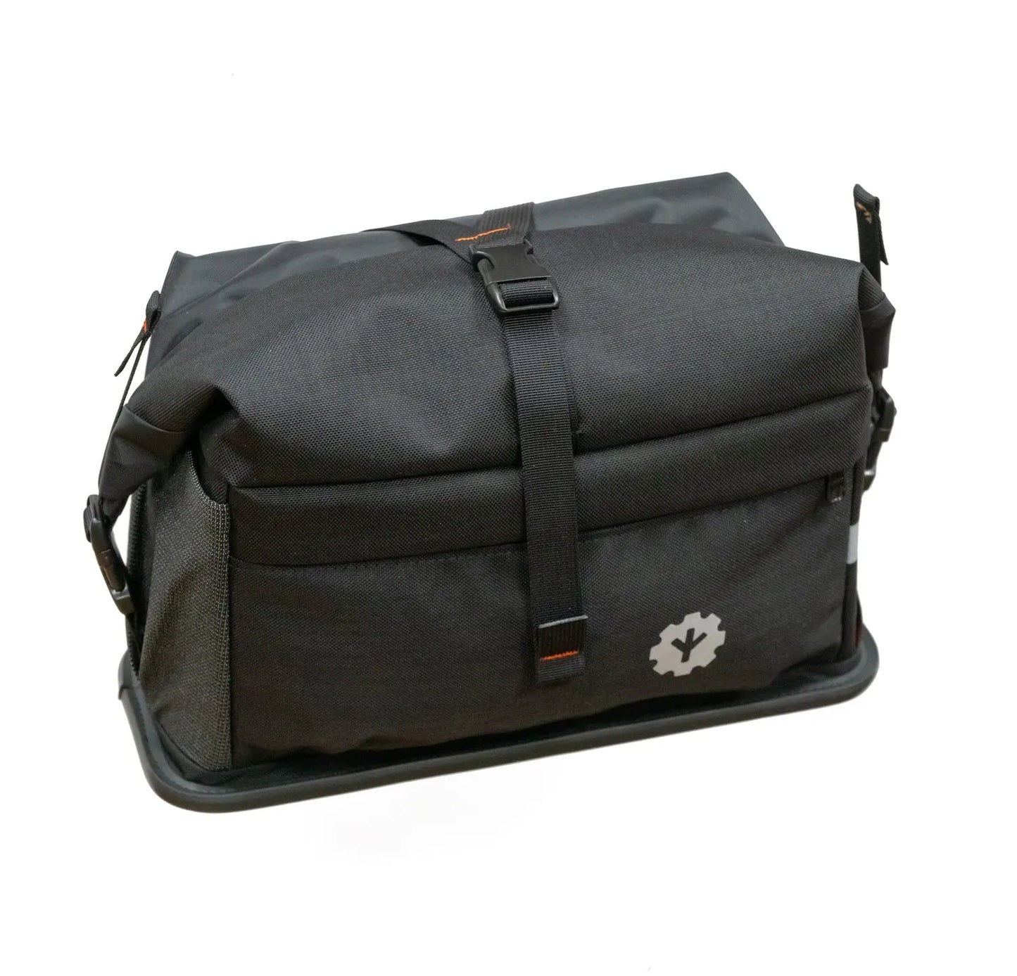 CHOIKE RackBag 12L waterdichte bagagedragertas zwart voor bikepacking en touring uitgelicht