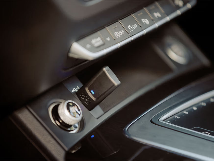 QUAD LOCK wireless carplay/android auto adapter