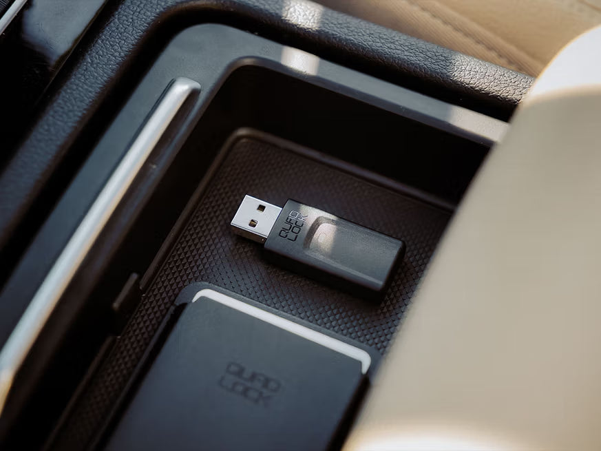 QUAD LOCK wireless carplay/android auto adapter