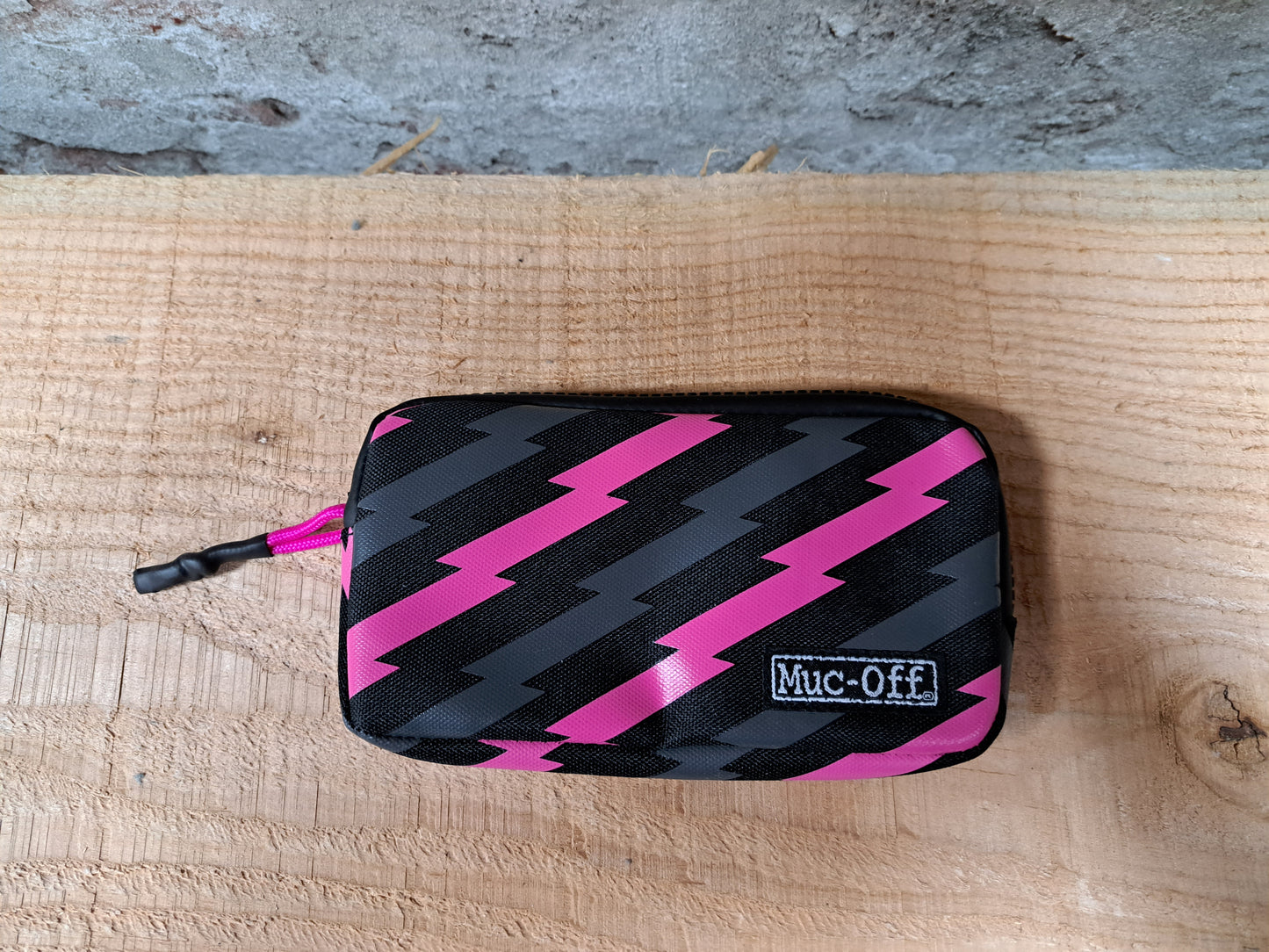 Muc-Off Essentials Case V1