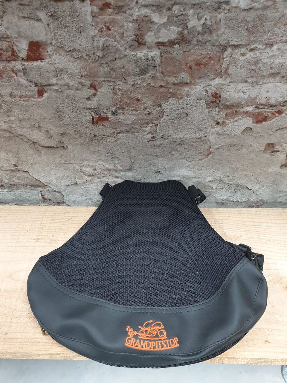 GrandPitstop air comfy seat (model Sports basic)