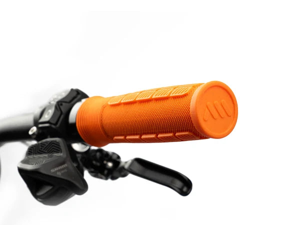 ALL MOUNTAIN STYLE Rise grips - linkerhandvat gemonteerd