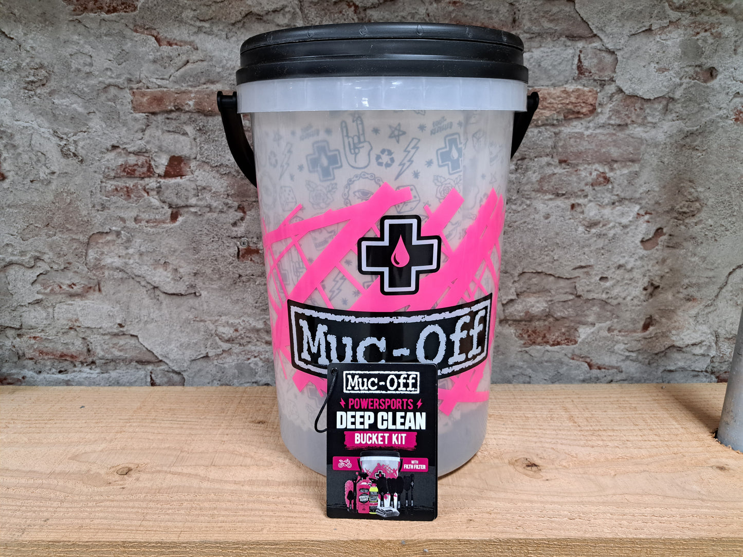 Muc-Off Powersports Deep Clean Bucket Kit  ( !! laatste in ons assortiment !! )