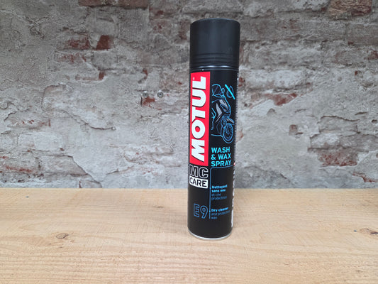 MOTUL E9 wash & wax spray