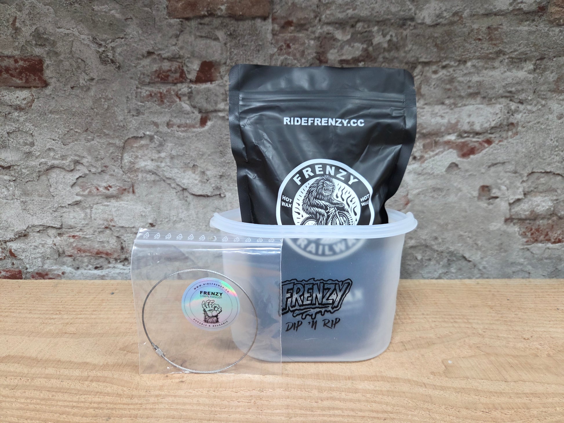 FRENZY Dip 'n Rip hot wax travel kit - siliconen smelter met fietsketting wax en opbergzak voor bikepacking