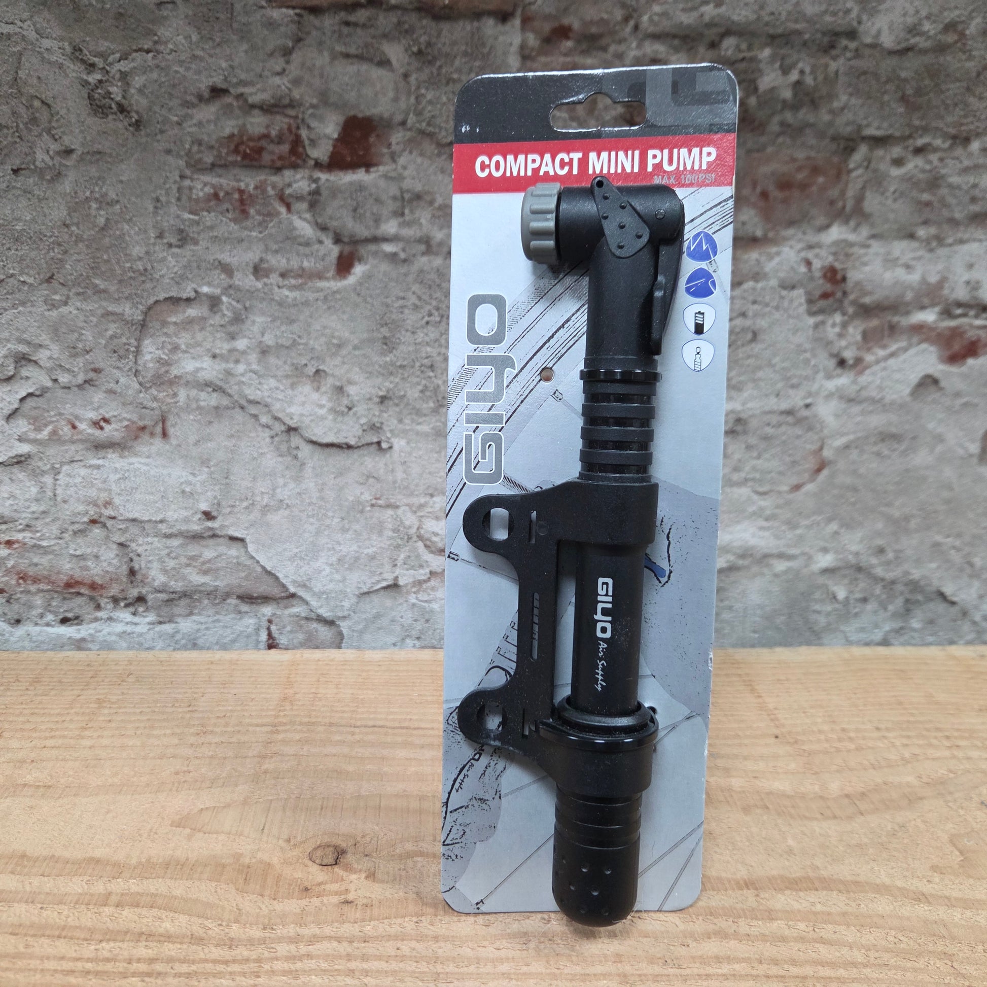 GIYO GP-65 Minipomp - in de verpakking