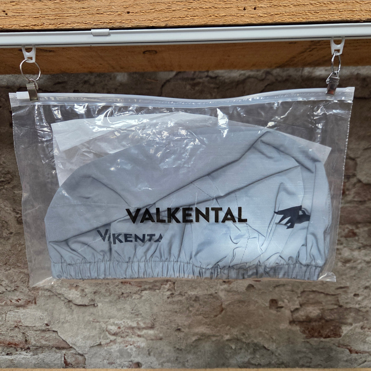 VALKENTAL fietshelm regenhoes - in de verpakking
