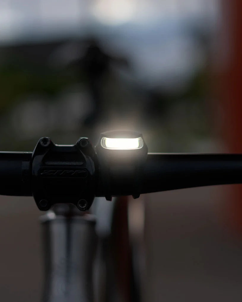 KNOG Frog Front Bike Light - op het stuur
