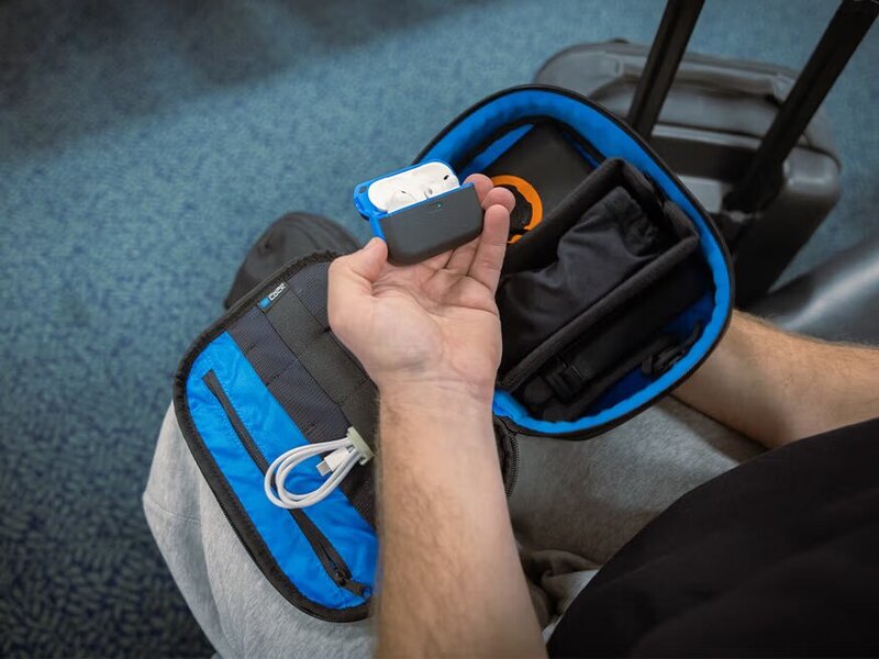 QUAD LOCK AirPods Case - makkelijk in een tas