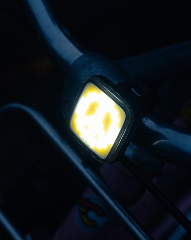 KNOG Blinder Front Bike Light - met logo brandend