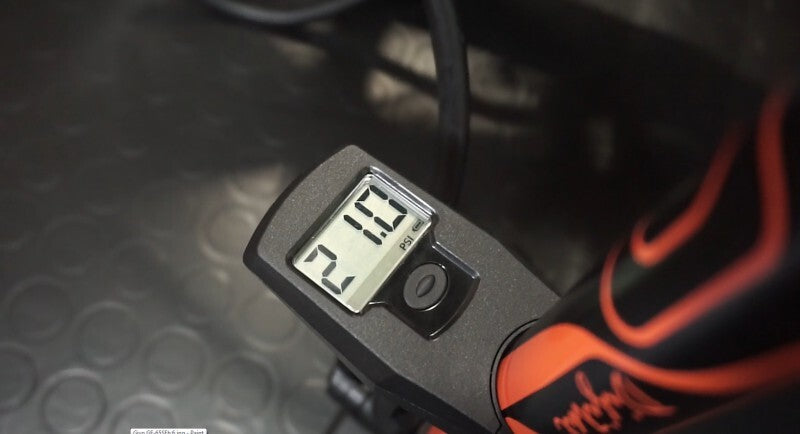 GIYO GF-65SE - drukmeter