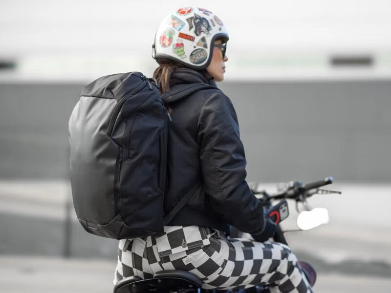 QUAD LOCK Traverse Backpack - gedragen op de rug