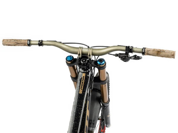 AMS X Bernard Kerr RISE grips - complete set op het stuur