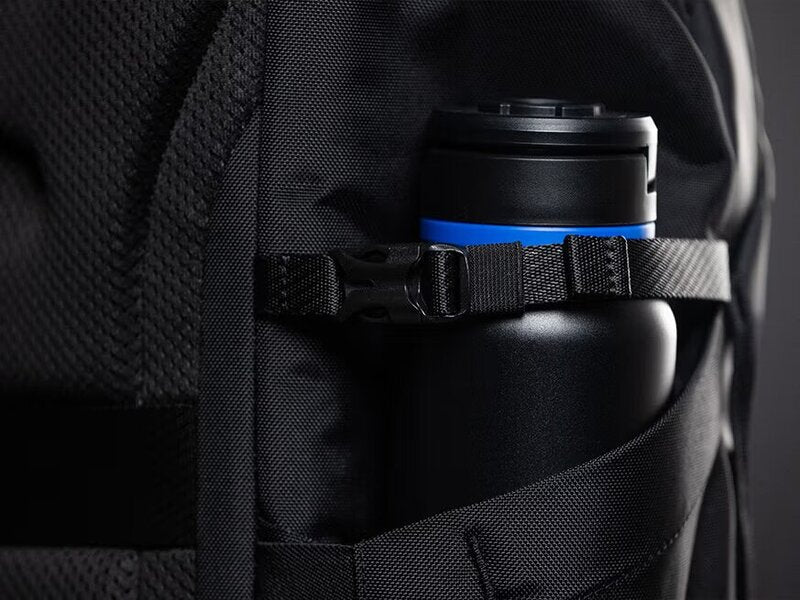 QUAD LOCK Traverse Backpack - met een van voor een drinkfles