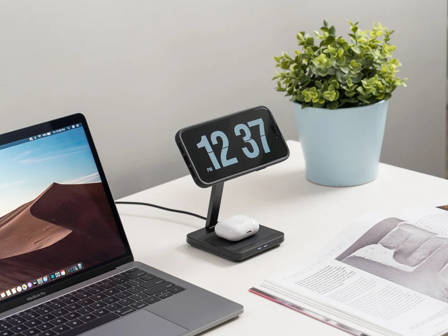 Quad Lock MAG DUAL DESKTOP WIRELESS CHARGER