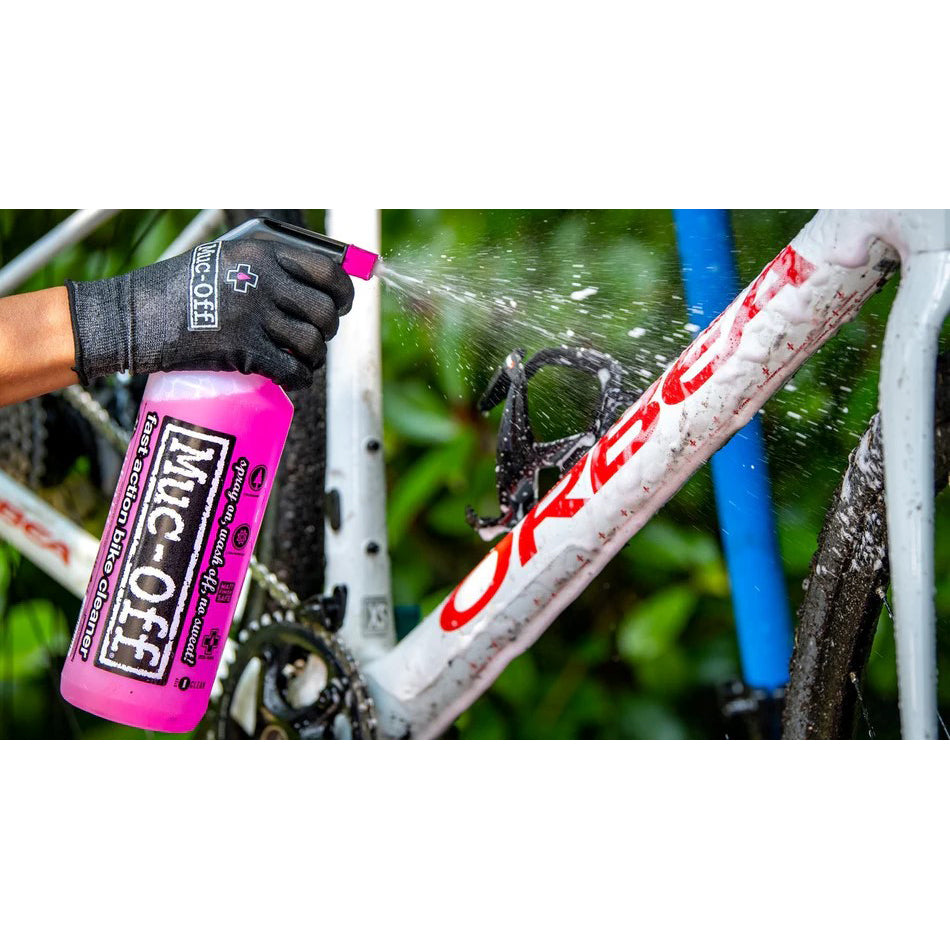 MUC-OFF clean,protect & lube kit dry - eerst wassen met de cleaner