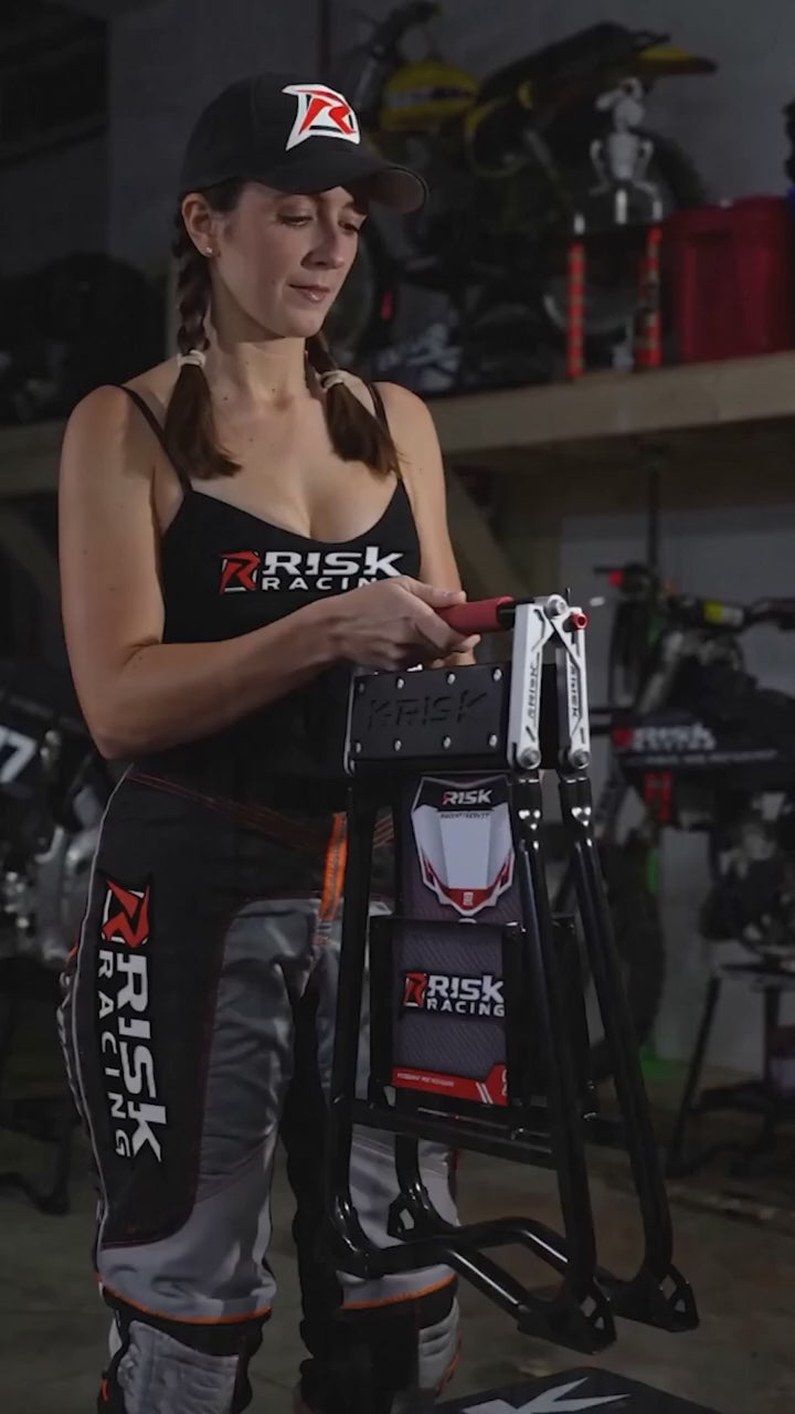 RISK Racing FFS Factory Fold Stand - demo video